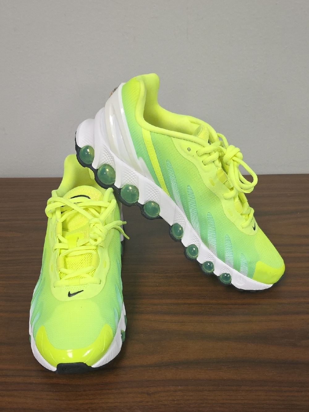 Nike AirMax Dn8 Volt Green Strike Shoes Women's 10/Men's 8.5 HF5509-700 New